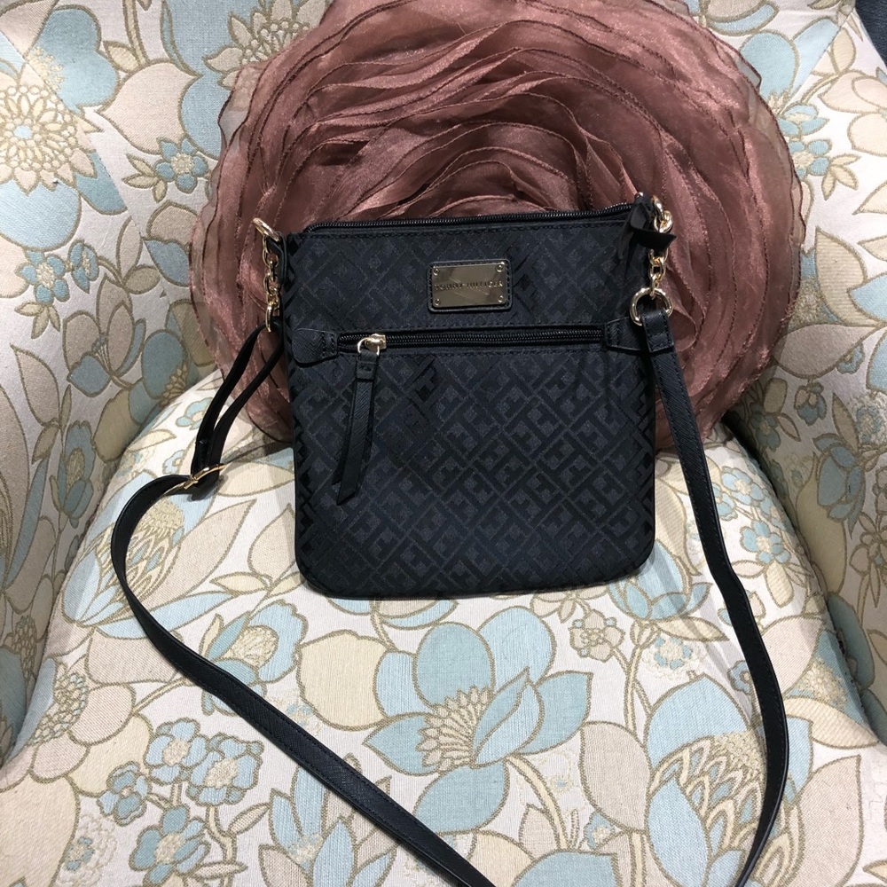 Tommy Hilfiger Crossbody (Authentic)